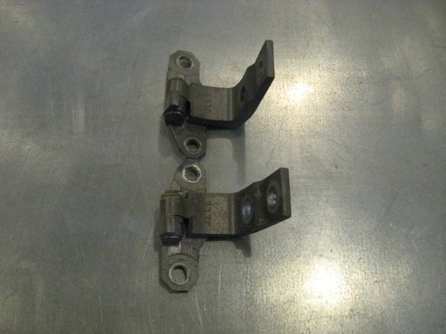 08 Infiniti G37 LH Driver Door Hinges  R14442