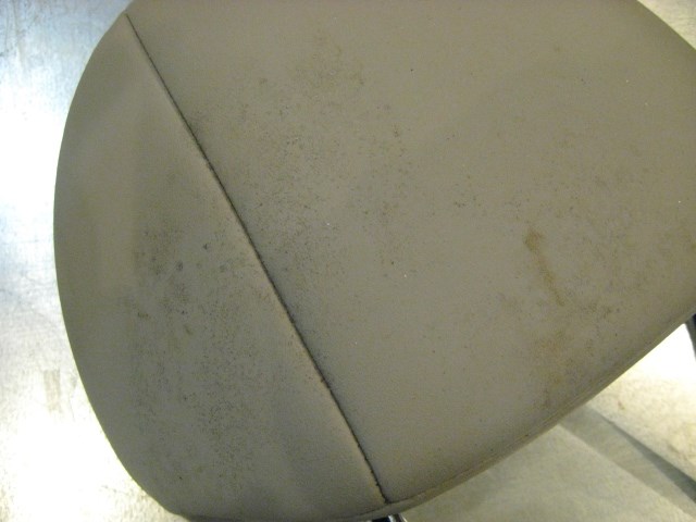 08 Infiniti G37 RH Passenger Headrest  R14456