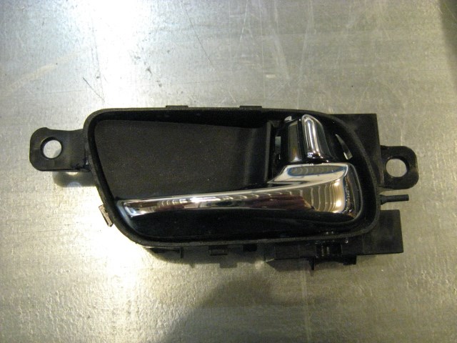 08 Infiniti G37 RH Passenger Door Handle  R14459