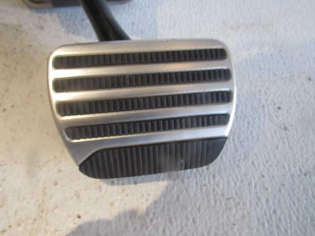 08 09 10 Infiniti G37 Brake Pedal Assembly  R14536