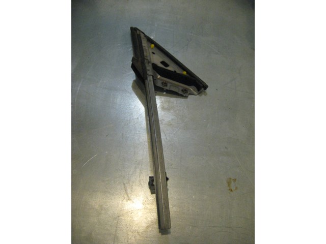 08 Nissan 350Z RH Mirror Bracket / Window Rail  R14726