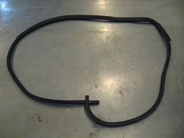 90 Nissan 240SX Hatch RH Door Seal  R14870