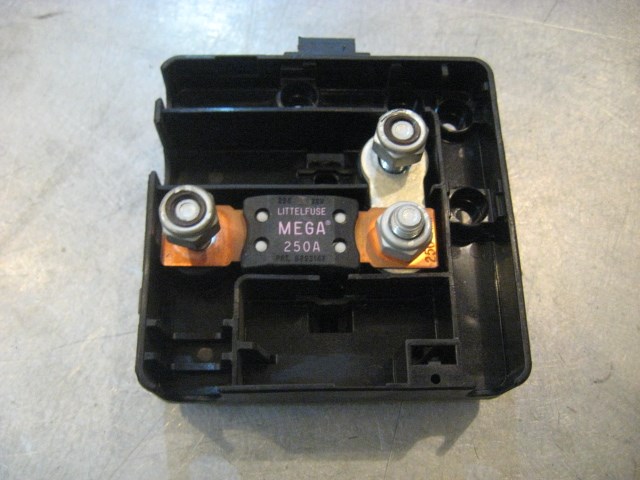 04 BMW M3 Fuse Block 8 387 546 R18191