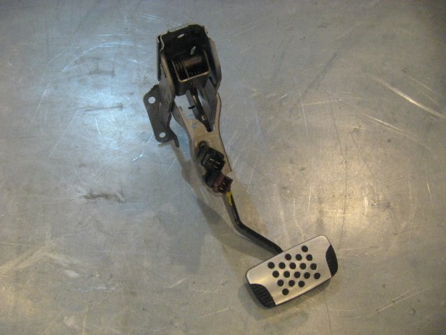 07 Nissan 350Z AT Brake Pedal Assy  R18288