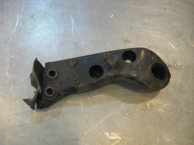 07 Nissan 350Z Rear RH Stay Arm Bracket  R18370