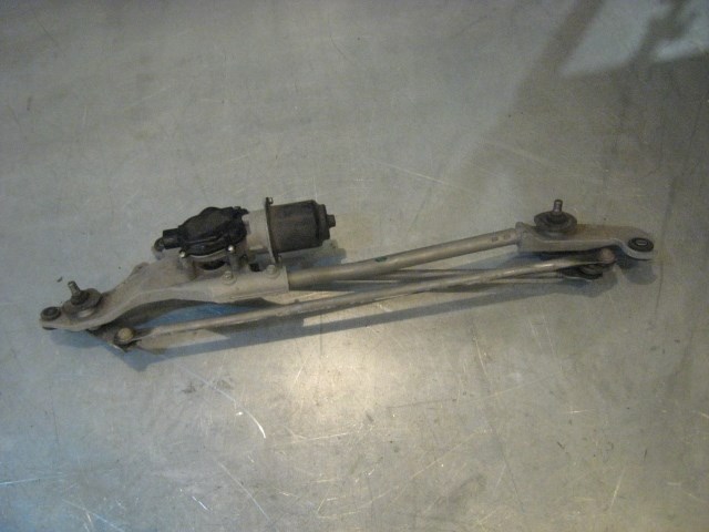 07 Nissan 350Z Windshield Wiper Motor  R18391