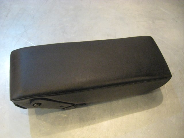 05 Infiniti G35 Rear Center Armrest Cupholder Assy  R18475