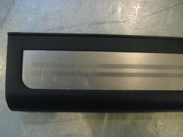 05 Infiniti G35 RH INFINITI Door Sill Plate  R18509