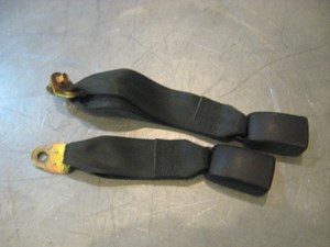 05 Infiniti G35 Rear LH & Center Seat Belt Buckles  R18524