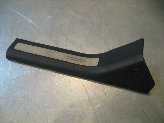 05 Infiniti G35 Sedan Rear LH Door Sill Plate 76899 AL500 R18530