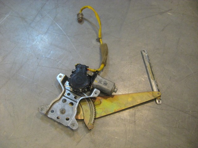 05 Infiniti G35 Rear LH Door Window Regulator Assy 82731 AL510 R18536