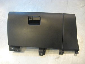 05 Infiniti G35 Lower Glove Box 68108 AM601 R18539