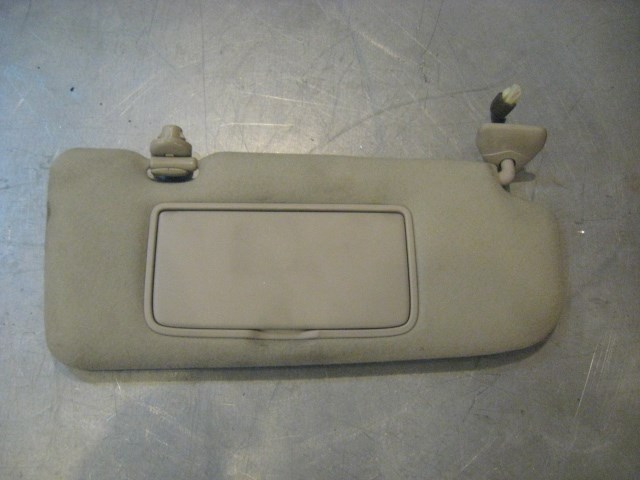 05 Infiniti G35 RH Passenger Sun Visor  R18573
