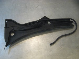 05 Infiniti G35 LH Driver Wiper Cowl Vent Panel 66863 AM611 R18577