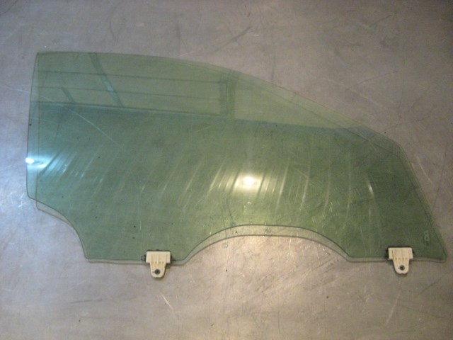 05 Infiniti G35 Sedan Front RH Door Glass  R18580