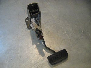 05 Infiniti G35 AT Brake Pedal  R18586