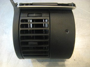 05 Infiniti G35 LH Dash Vent  R18603