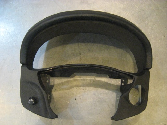 05 Infiniti G35 Instrument Cluster Bezel 68240 AC701 R18610