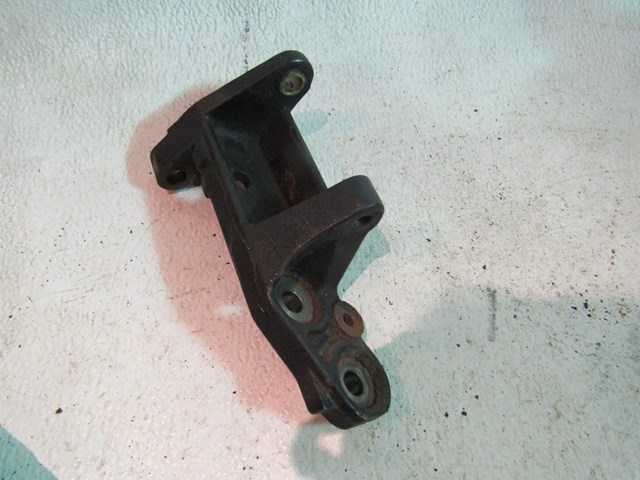 03 04 05 Infiniti G35 Power Steering Pump Bracket Mount  R18686