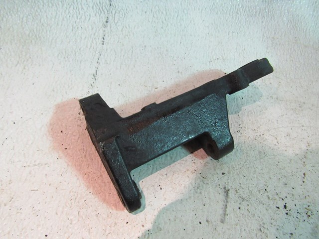 03 04 05 Infiniti G35 Power Steering Pump Bracket Mount  R18686