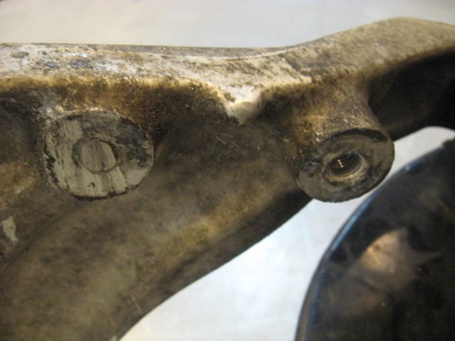 05 Infiniti G35 Rear LH Spindle Hub Assembly  R18688