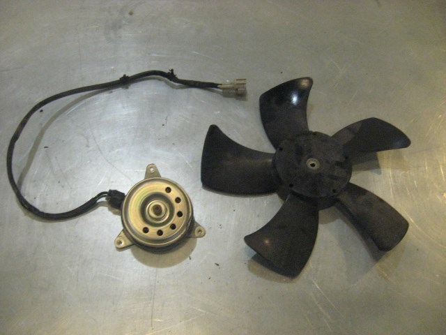 2005 Infiniti G35 Sedan A/T RH Radiator Cooling Fan Blade W/ Motor OEM R18722