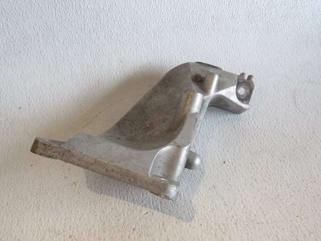 03 Infiniti G35 X AWD LH Engine Bracket  R18737