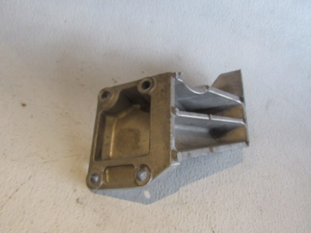 03 Infiniti G35 X AWD LH Engine Bracket  R18737