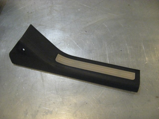 05 Infiniti G35 Rear RH Door Sill Plate 76898 AL500 R18767