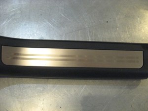 05 Infiniti G35 Rear RH Door Sill Plate 76898 AL500 R18767