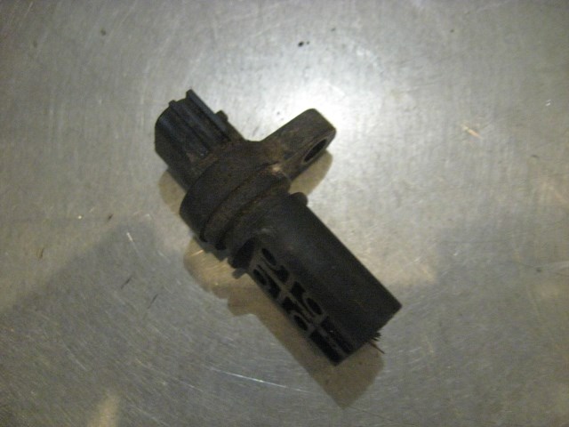 05 Infiniti G35 VQ35DE AWD Crank Position Sensor  R18839