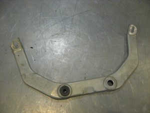 11 Nissan 370Z Lower Catalytic Converter Mount  R18960