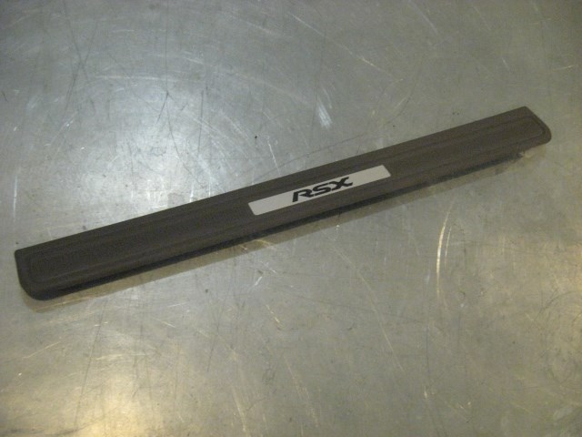 04 Acura RSX RH Passenger Door Sill Plate 84202 S6M A000 R19037