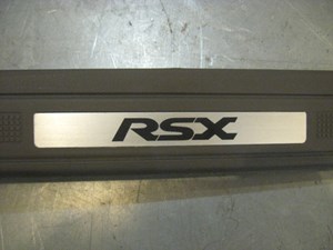 04 Acura RSX RH Passenger Door Sill Plate 84202 S6M A000 R19037