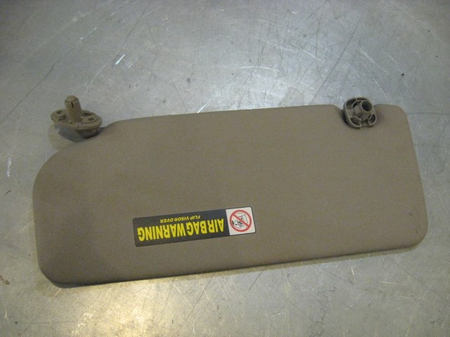 04 Acura RSX RH Sun Visor  R19067
