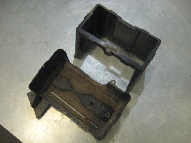 04 Acura RSX Battery Tray Cover  R19098