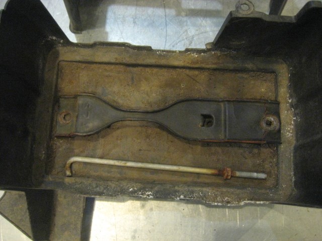 04 Acura RSX Battery Tray Cover  R19098