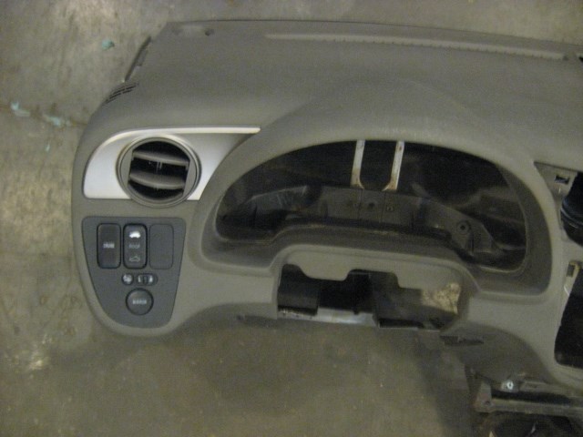 04 Acura RSX Base Dash Assembly  R19105