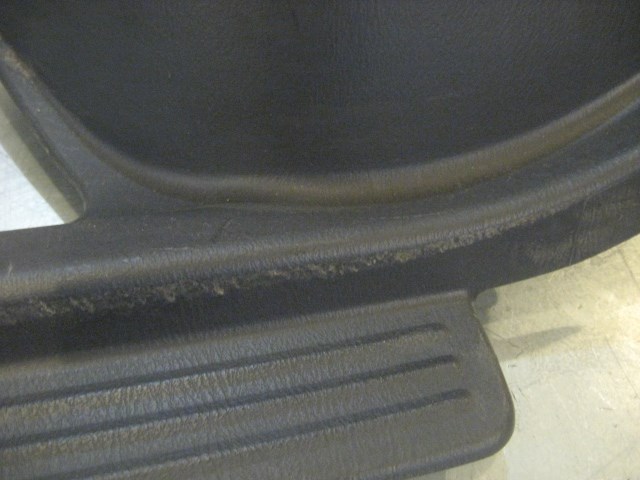 02 Subaru IMPREZA Rear LH Door Sill Trim Plate 94061 FE010 R19300