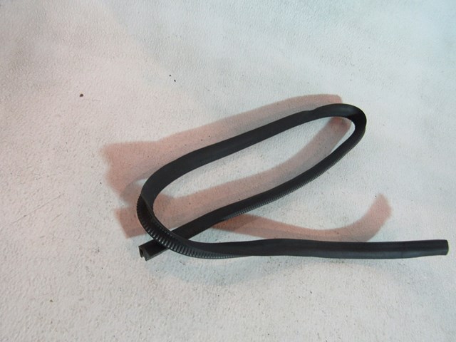 02 Subaru IMPREZA Rear Upper LH Door Seal  R19303
