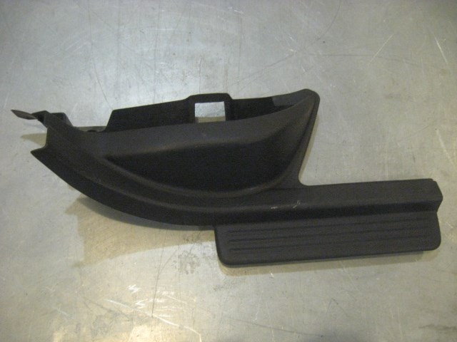02 Subaru IMPREZA Sedan Rear RH Door Sill Plate 94061 FE000 R19308
