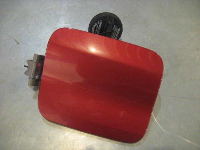 02 Subaru IMPREZA Sedan Gas Lid /W Cap  R19310