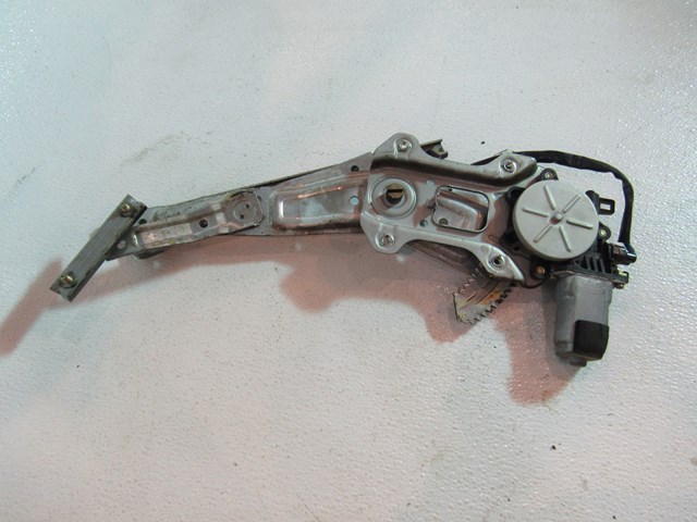 02 Subaru IMPREZA Sedan Rear RH Window Motor  R19311