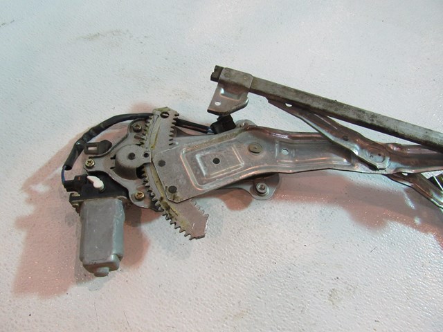 02 Subaru IMPREZA Sedan Rear RH Window Motor  R19311