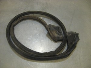 02 Subaru IMPREZA Rear RH Door Seal On Door  R19315