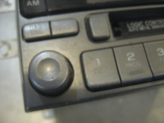 02 Subaru IMPREZA 6 Disc CD Cassette Radio Assy 86201FE120 R19322