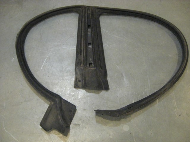 02 Subaru IMPREZA RH ABC Pillar Seal  R19325