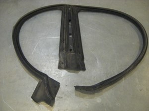 02 Subaru IMPREZA RH ABC Pillar Seal  R19325