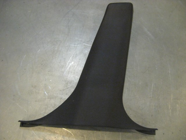 02 Subaru IMPREZA RH Lower B Pillar Trim Panel 94042FE000 R19338