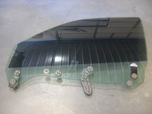 02 Subaru IMPREZA Sedan Front LH Door Glass  R19353